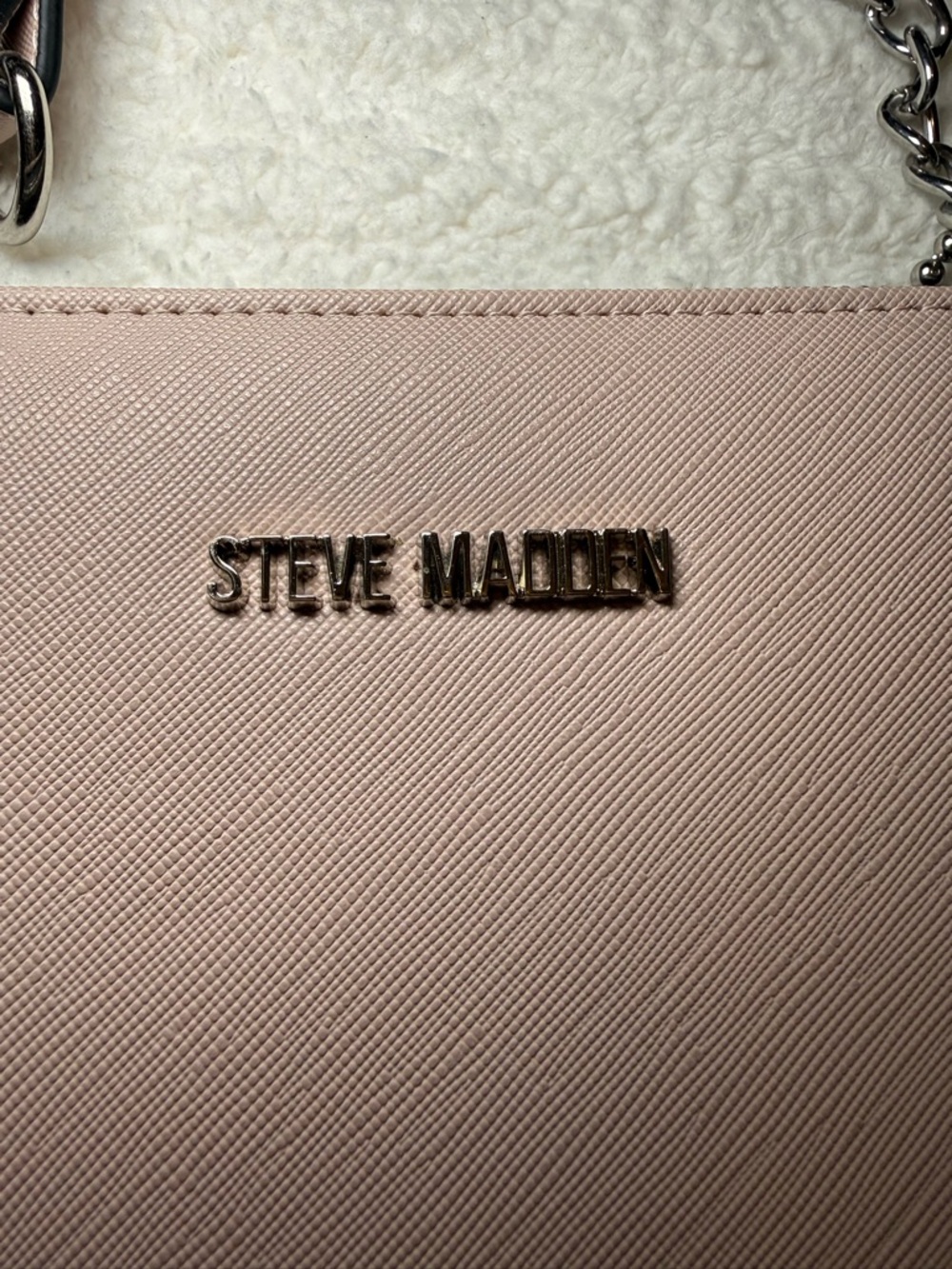 Steve Madden Pale Pink/Greyish Crossbody Bag with Chain Strap - Picture 2 of 7